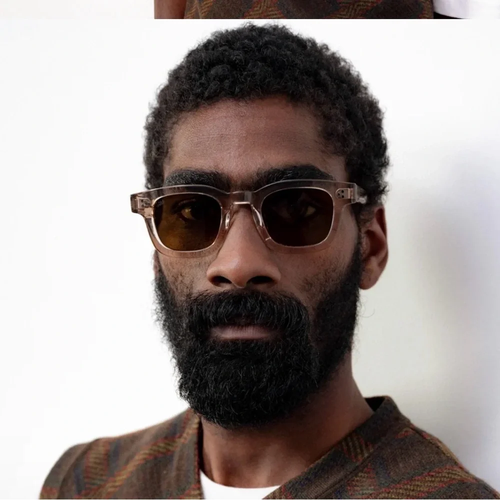 Akila Ascent Beige/Brown Sunglasses with Cork Case